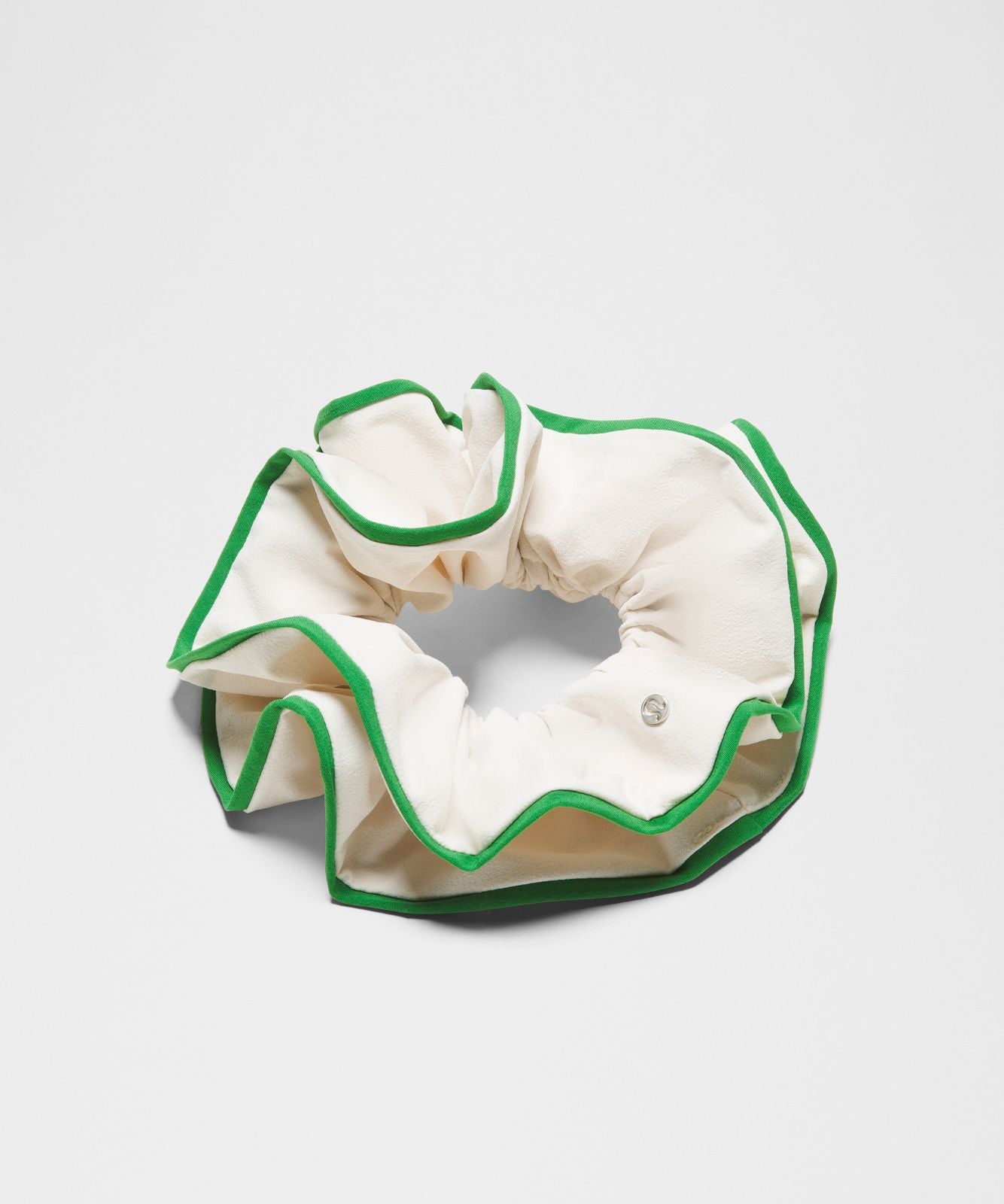 Uplifting Scrunchie *Ruffle Light Ivory/Chameleon